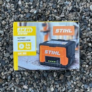 STIHL 36V AK 20 4 Ah Lithium-Ion Battery NWT
